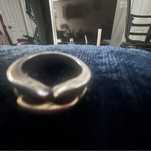 Elegant Silver Jewelry Ring with Unique Curved Design